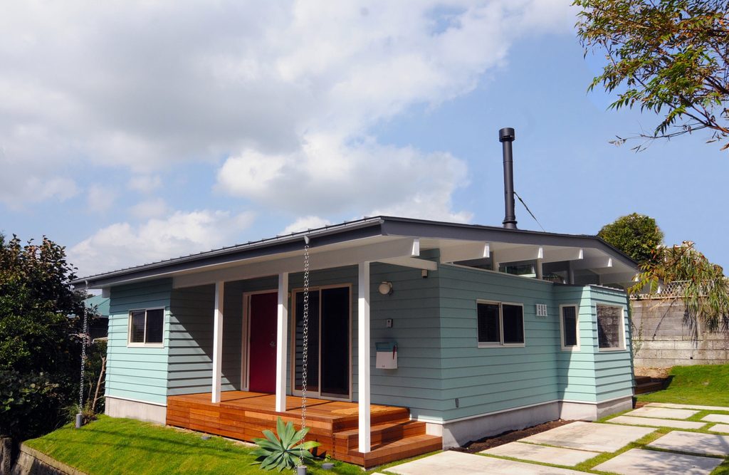 HOLIDAY HOUSE