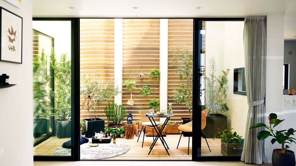 HOUSE CANVAS