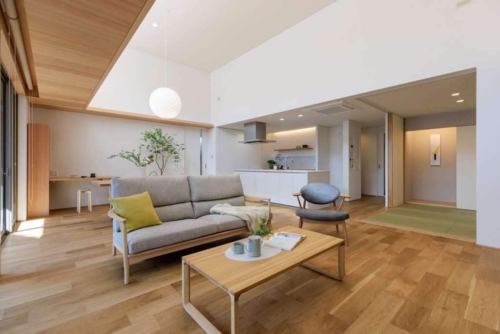 株式会社玉家建設公式HP|施工事例「のびのびと住まう大屋根の平屋」の画像